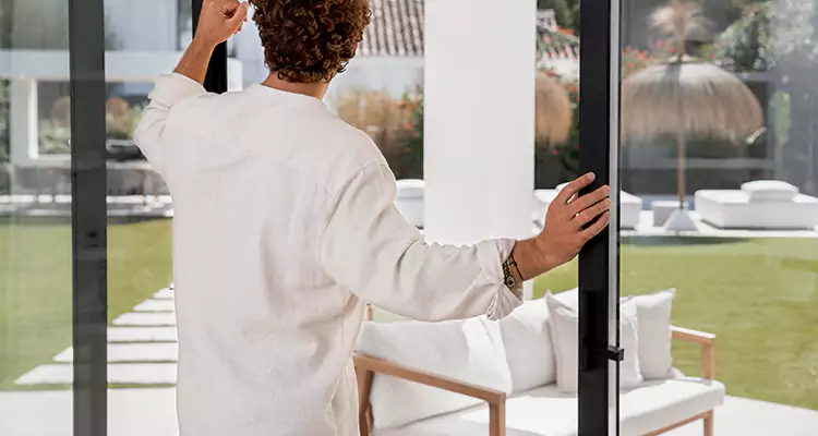 Sliding Screen Door Maintenance for Closing Issues in Fruit Cove, FL